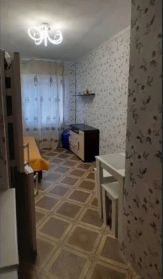 Продам гостинку со своим санузлом ХТЗ ул.12 Апреля