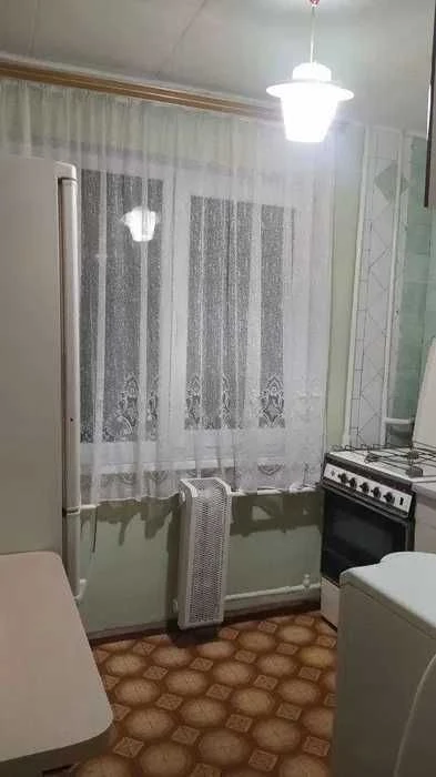 Продам 2 кв П. Поле, м. 23 Августа в кооперативном доме.