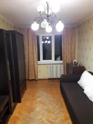 Продам 2 кв П. Поле, м. 23 Августа в кооперативном доме.