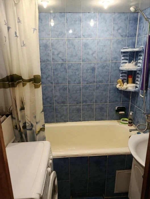 Квартира 4-х кімнатна,продаж,з меблями 9 мкр,6 поверх