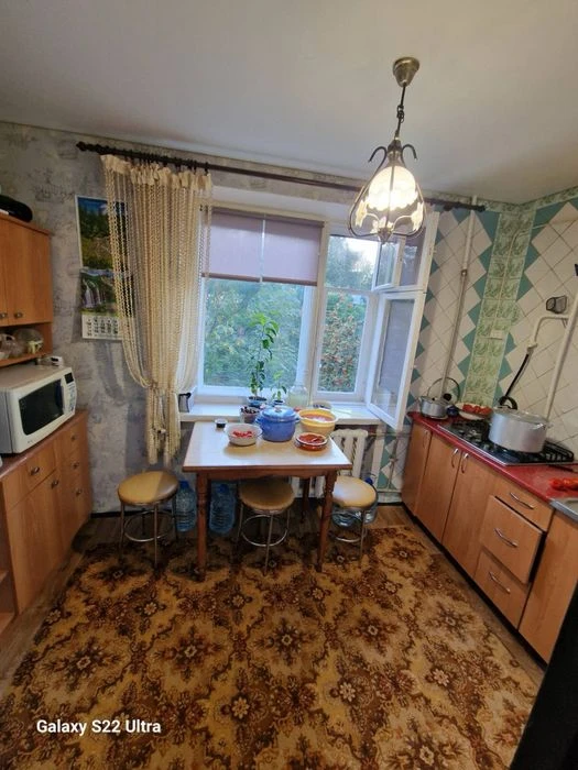 Продам квартиру  700$/м2краснополья (район 12 квартала ,крот