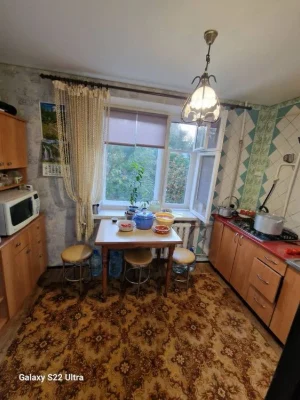 Продам квартиру  700$/м2краснополья (район 12 квартала ,крот