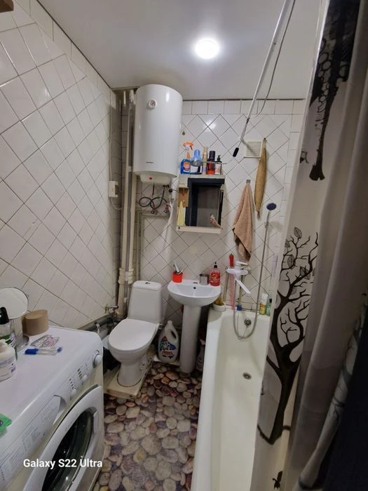 Продам квартиру  700$/м2краснополья (район 12 квартала ,крот