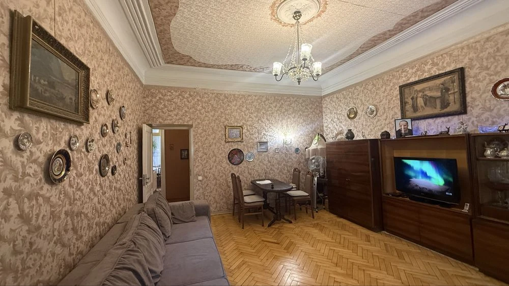 Продаж прекрасної квартири в історичному Центрі, Б. Хмельниц
