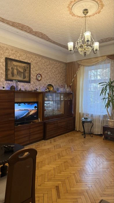 Продаж прекрасної квартири в історичному Центрі, Б. Хмельниц