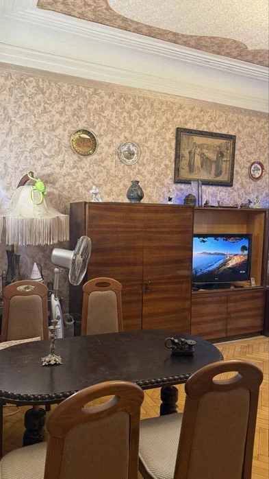 Продаж прекрасної квартири в історичному Центрі, Б. Хмельниц