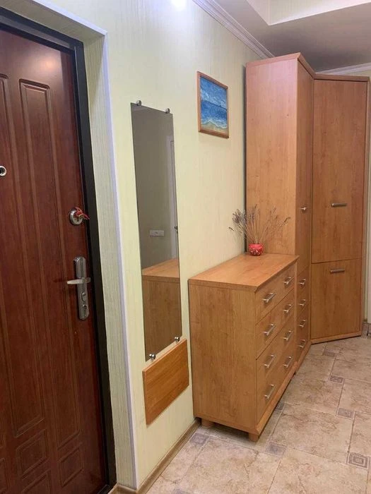 Продажа 2 комнатной квартиры с ремонтом и мебелью. Жилой