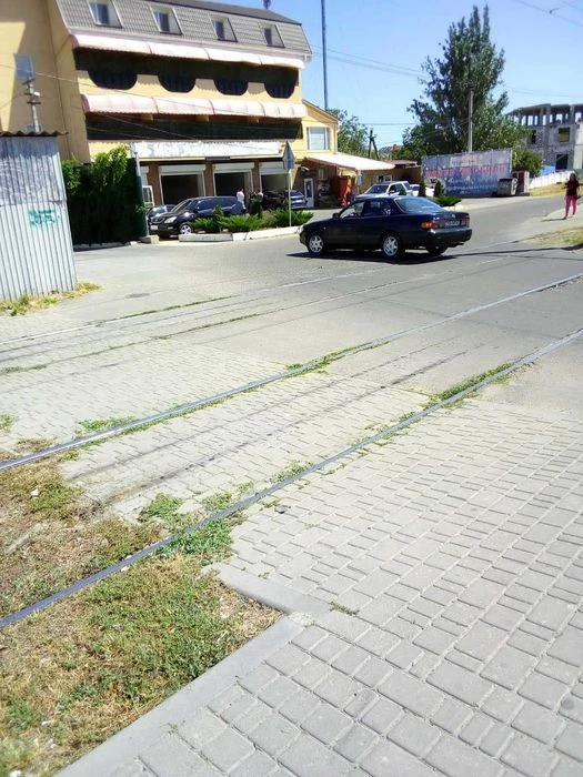 Продам место на крытой охраняемой стоянке,