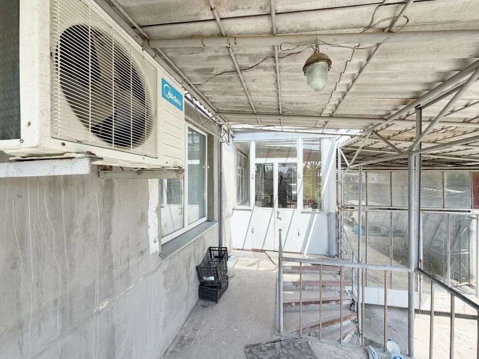 Продам дом АНД район 5 комнат,капитальный подвал,газ,14 сото