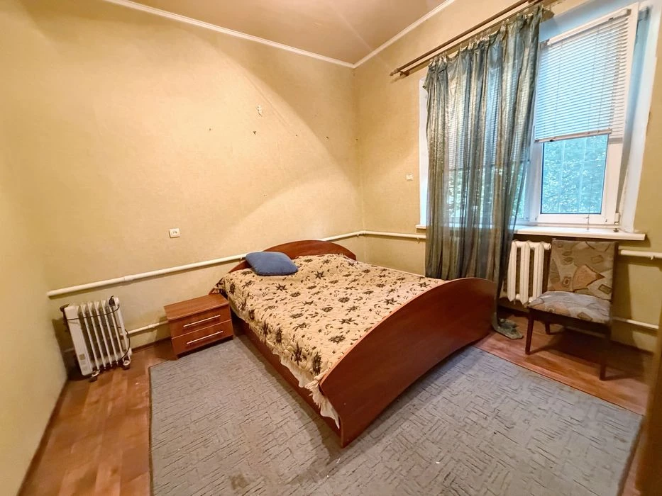 Продам дом АНД район 5 комнат,капитальный подвал,газ,14 сото