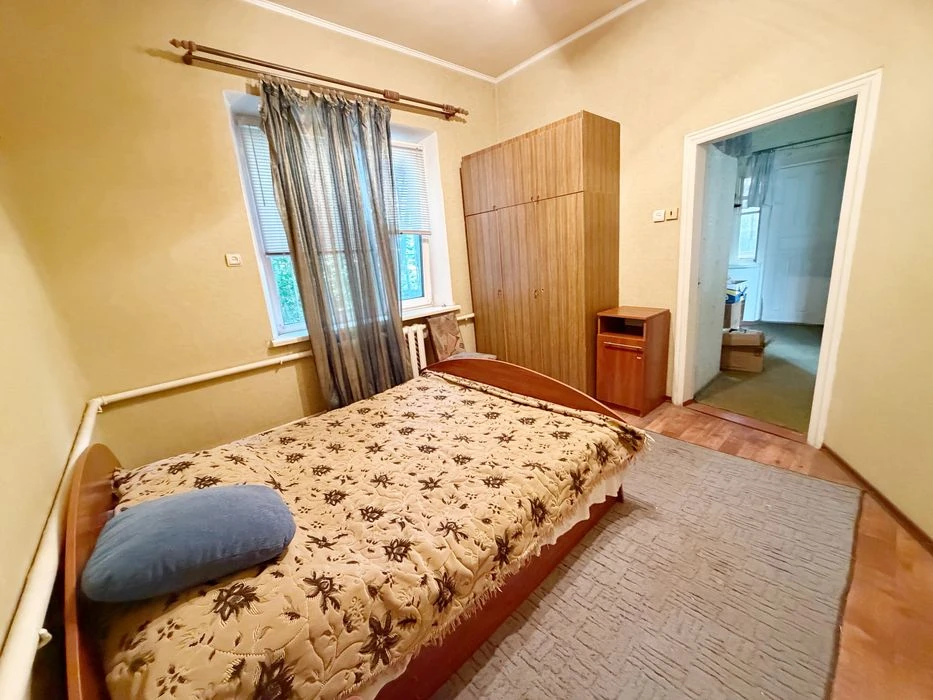 Продам дом АНД район 5 комнат,капитальный подвал,газ,14 сото