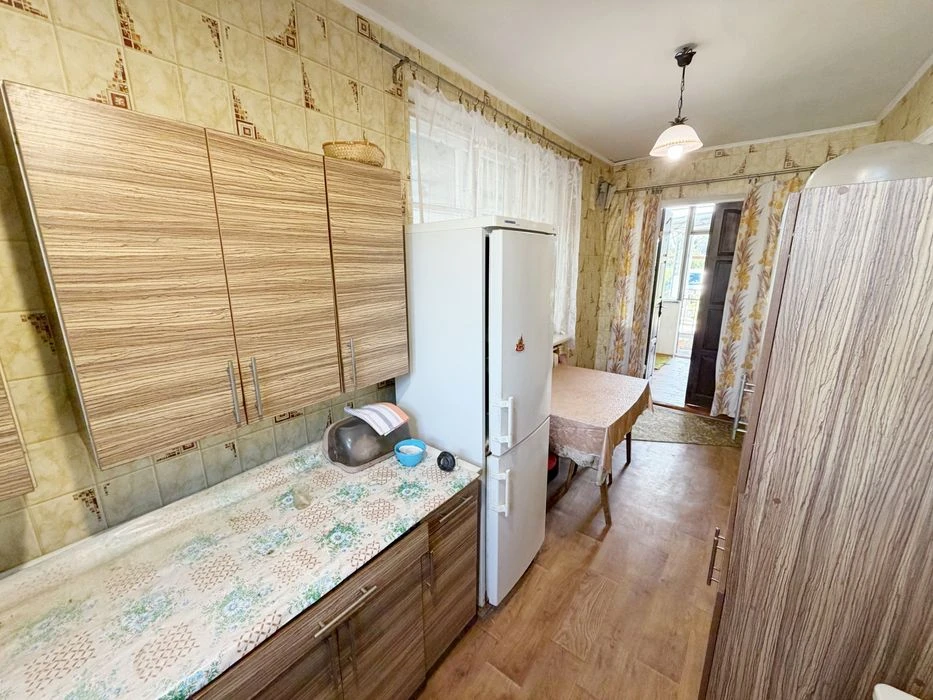 Продам дом АНД район 5 комнат,капитальный подвал,газ,14 сото