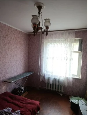Продаж 3к квартири на Лазурнiй