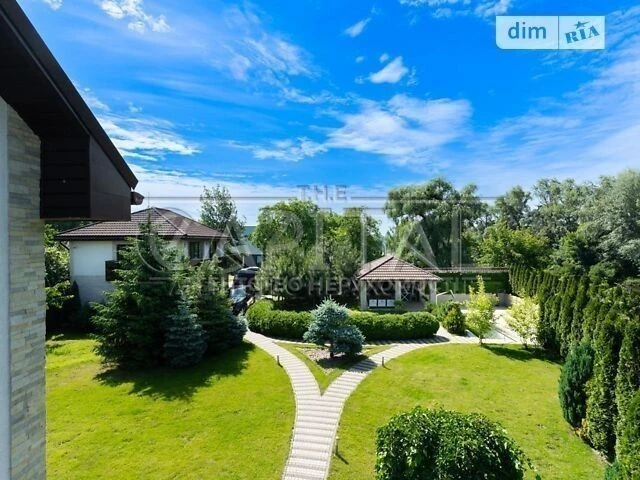 Продаж 3 поверхового будинку з ділянкою на 20 соток, 380 кв.