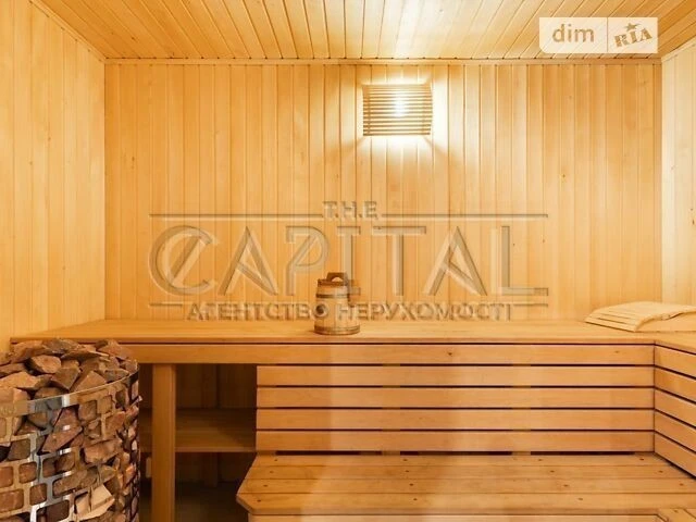 Продаж 3 поверхового будинку з ділянкою на 20 соток, 380 кв.