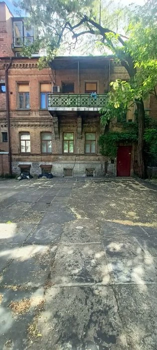 4-room apartment 136 m, Center. Darvina st. 31,