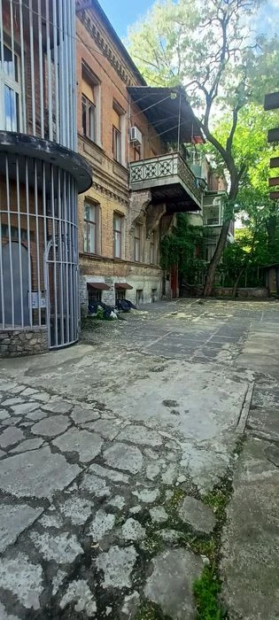 4-room apartment 136 m, Center. Darvina st. 31,