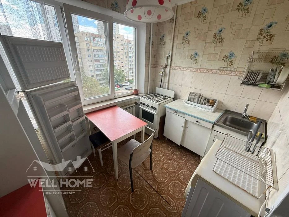 Продаж 3к квартири, просп. Володимира Івасюка, 44 м. Київ