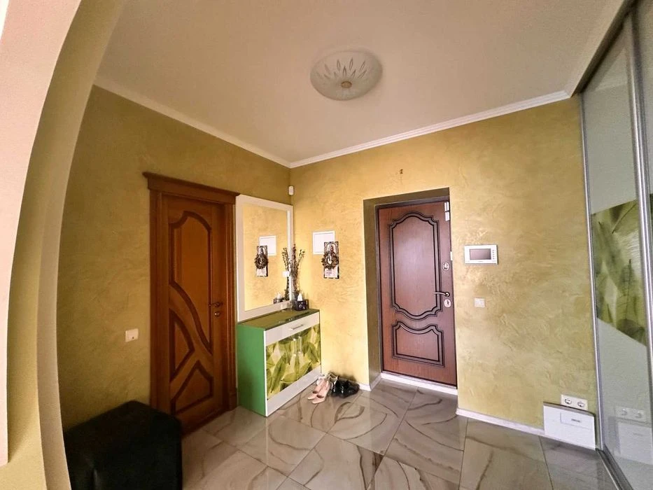 Продам 3 кімнатну квартиру