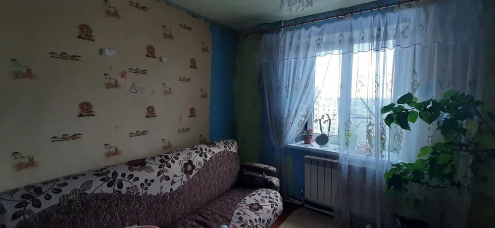 Продам трьох кім. АО, квартиру ,крошня,Покровська