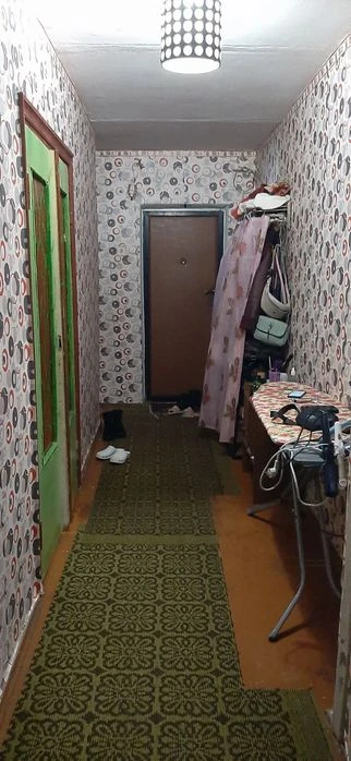 Продам трьох кім. АО, квартиру ,крошня,Покровська