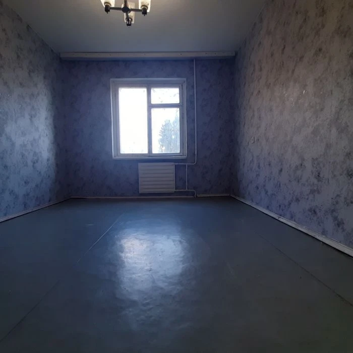 Продаж двокімнатної квартири ( Чорновола)
