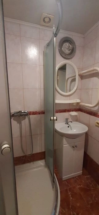 Продаж двокімнатної квартири ( Чорновола)