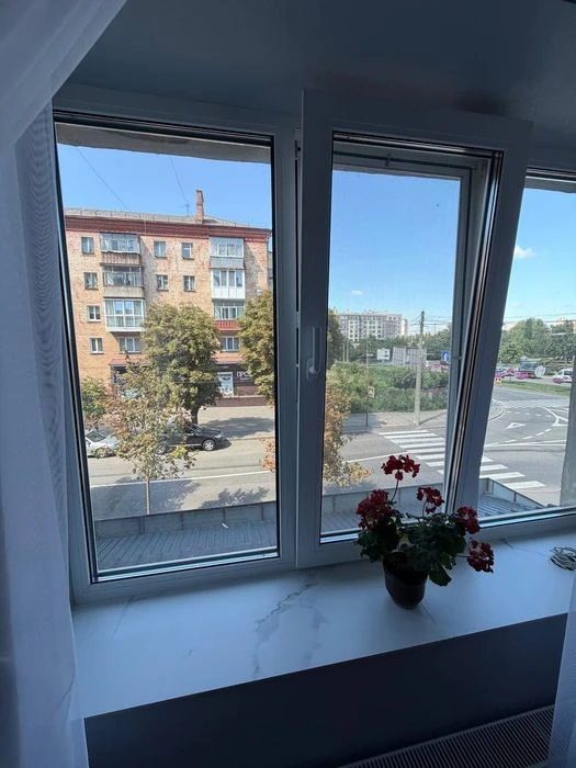 Продаж 2 кімнатної квартири в центрі Чернігова