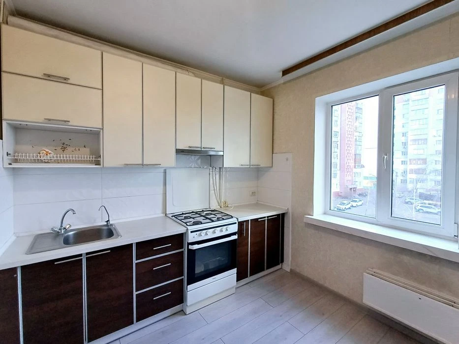 Продаж 3 кімн квартири по Пр Перемоги. Центр. Меблі. Сертифі