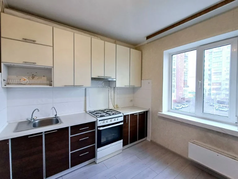 Продаж 3 кімн квартири по Пр Перемоги. Центр. Меблі. Сертифі