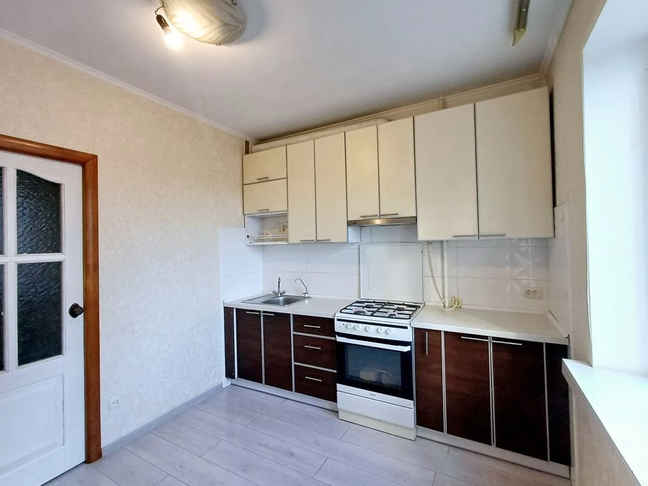 Продаж 3 кімн квартири по Пр Перемоги. Центр. Меблі. Сертифі