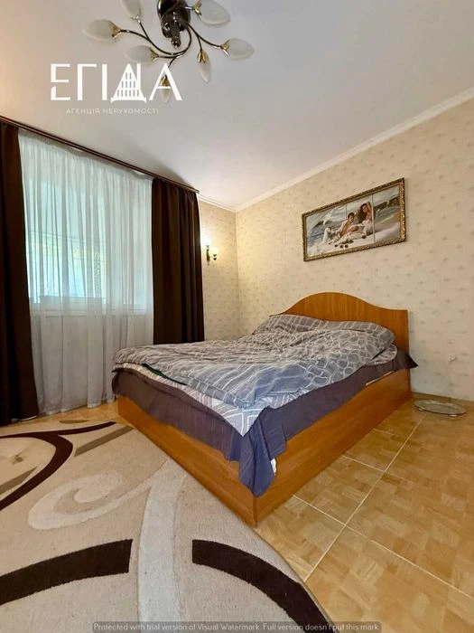 Продаж 4-кімнатноі квартири в центрі міста, площа 112 кВ. З