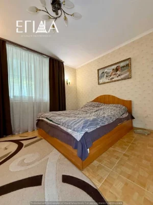Продаж 4-кімнатноі квартири в центрі міста, площа 112 кВ. З