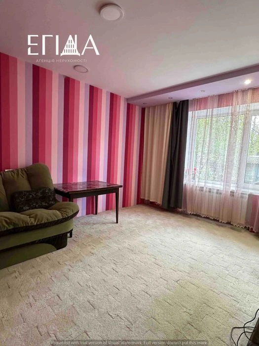 Продаж 4-кімнатноі квартири в центрі міста, площа 112 кВ. З
