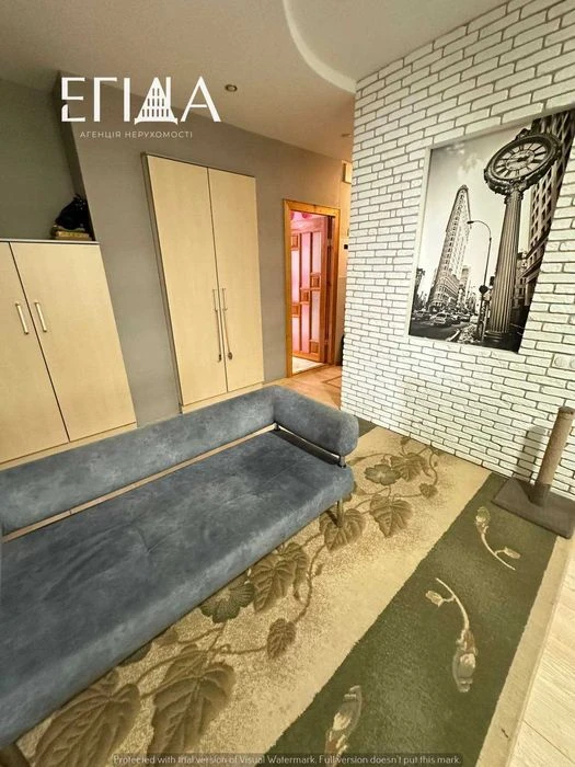 Продаж 4-кімнатноі квартири в центрі міста, площа 112 кВ. З