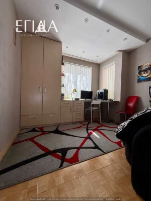 Продаж 4-кімнатноі квартири в центрі міста, площа 112 кВ. З