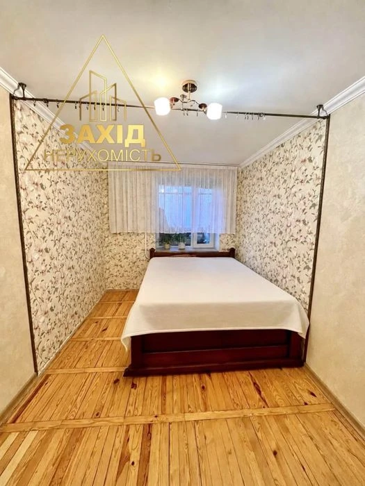 Чотирикімнатна неподалік ЖК Оселя Парк, р-н ТРЦ «Порт Сіті»,