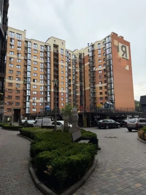 Двокімнатна квартира з ремонтом в ЖК «Яровиця»!