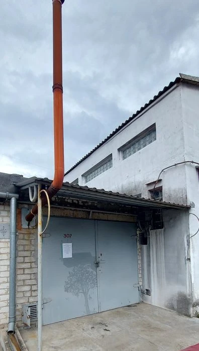 A large garage is for sale in Zaporizhia.