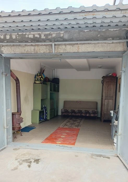 A large garage is for sale in Zaporizhia.