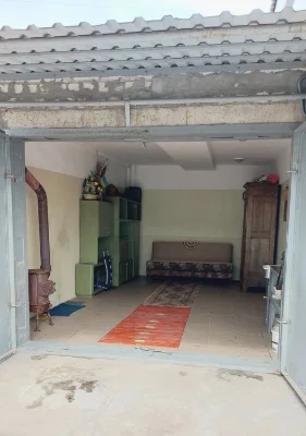 A large garage is for sale in Zaporizhia.