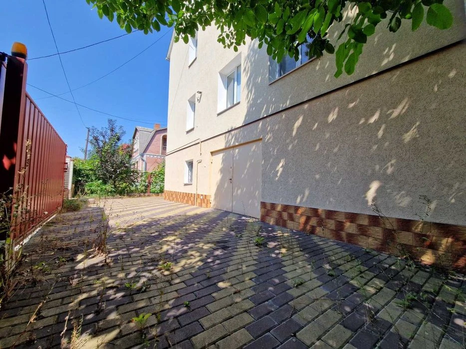 House for sale in the Pirogovo microdistrict