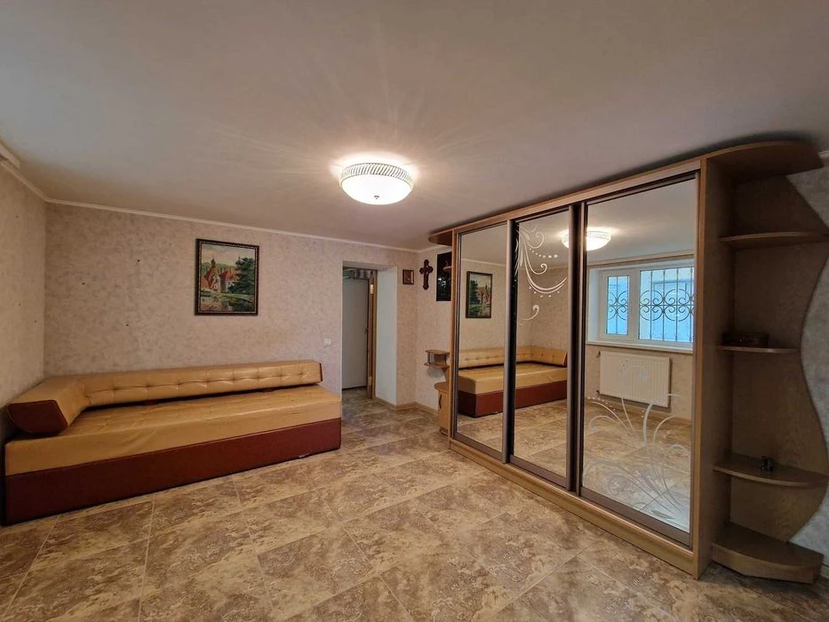 House for sale in the Pirogovo microdistrict