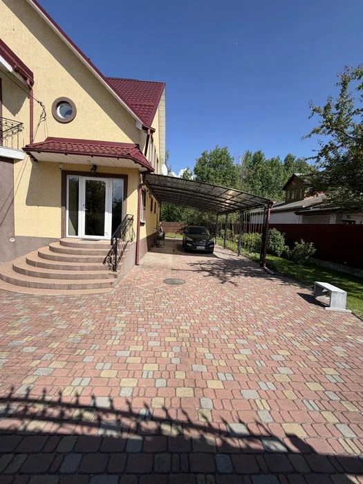 Продаж двоповерхового будинку, з озером вул.Саєнка!!