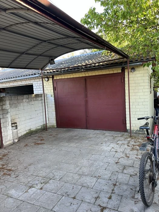 Продається двухповерховий будинокпо провулку Капітульний