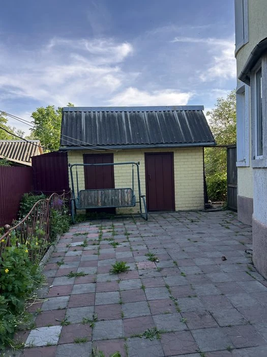 Продається двухповерховий будинокпо провулку Капітульний