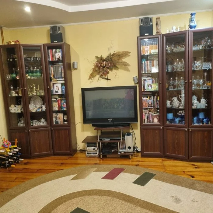 Продається двухповерховий будинокпо провулку Капітульний