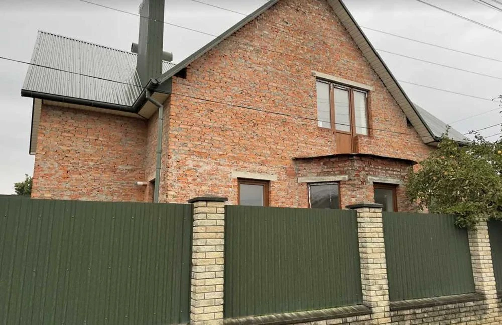 Продаж двоповерхового будинку(223кв.м.) з земельною ділянкою