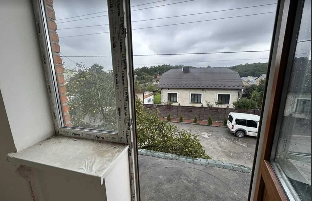 Продаж двоповерхового будинку(223кв.м.) з земельною ділянкою