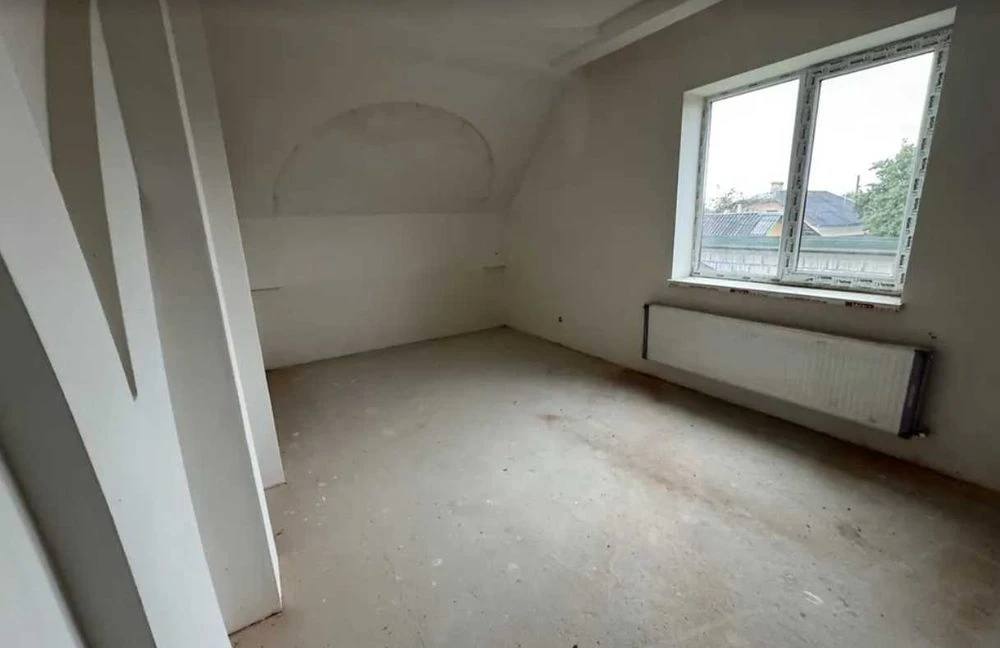 Продаж двоповерхового будинку(223кв.м.) з земельною ділянкою